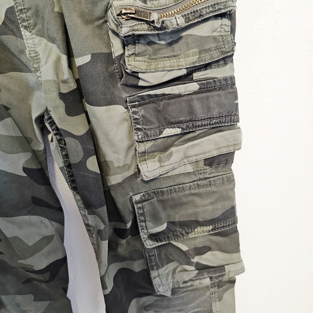 Abercrombie Kids Green Camouflage Pants Boys size 7/8 *See flaw note - Picture 5 of 7